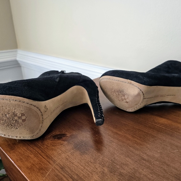 Vince Camuto Cannon Black Suede Metal Chain Ankle Booties - Picture 4 of 5